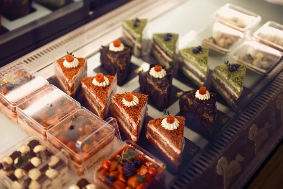 Quầy bánh ngọt và bánh mặn